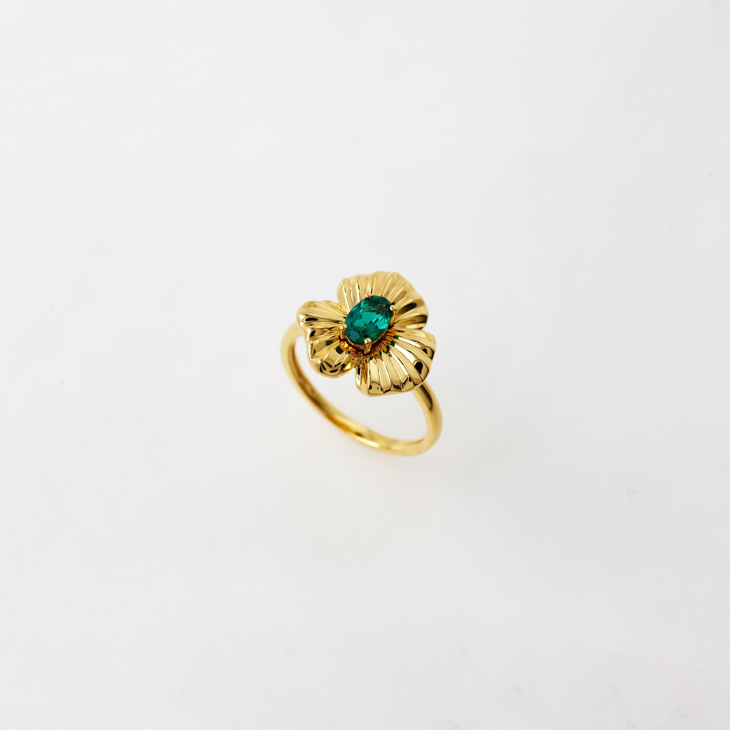 Vintage 14K Gold Green Emerald Ring