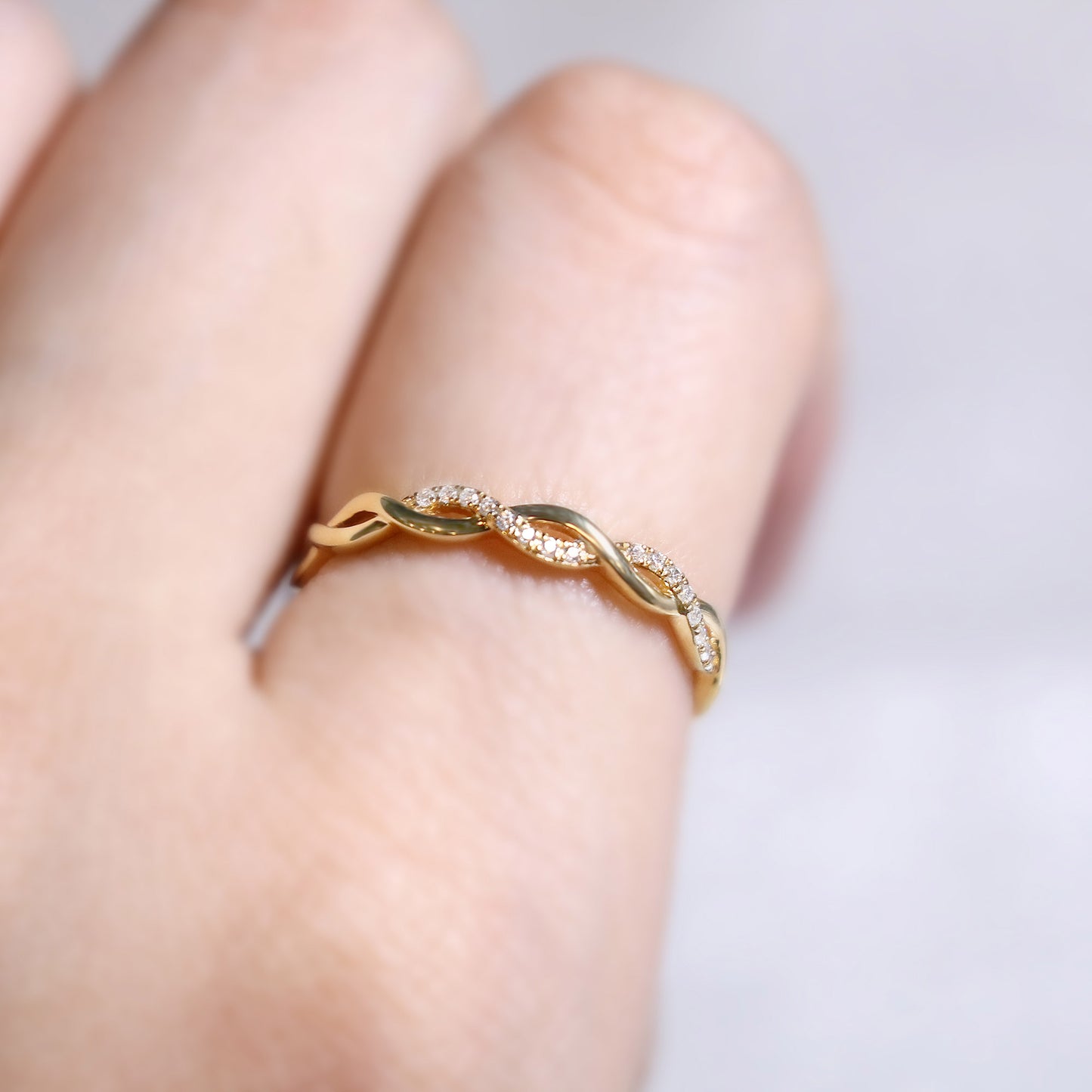 Gold Twist Diamond Ring