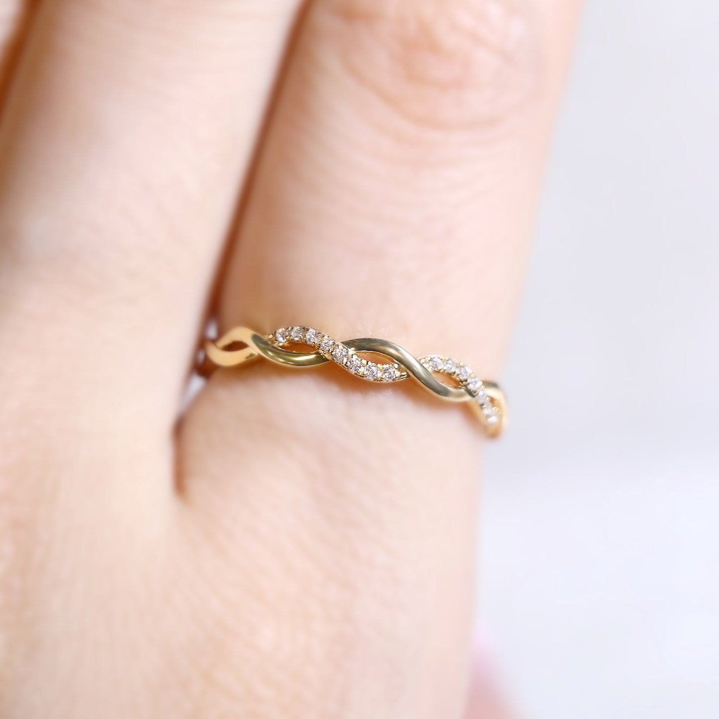 Gold Twist Diamond Ring