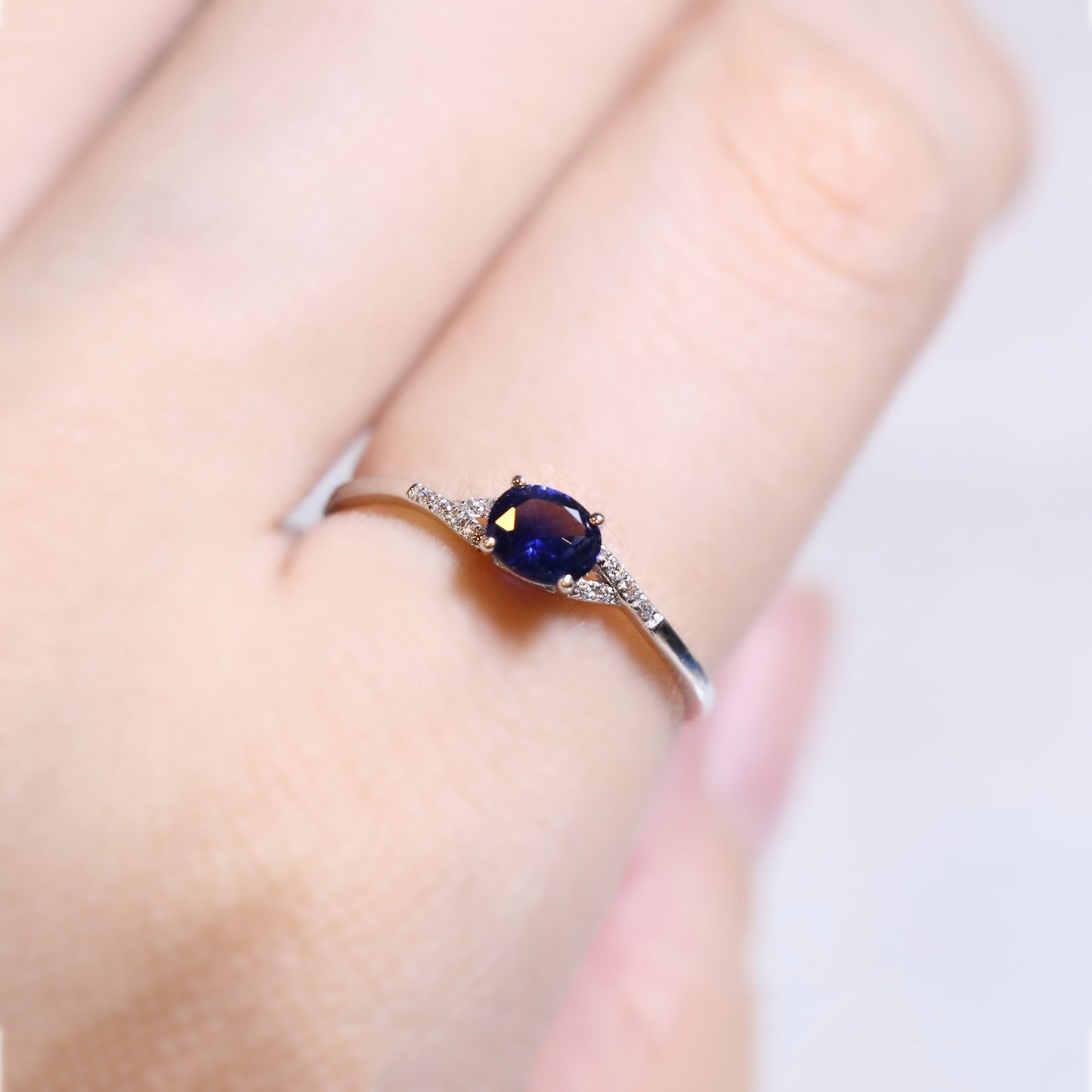 Minimalist Sapphire Diamond Ring