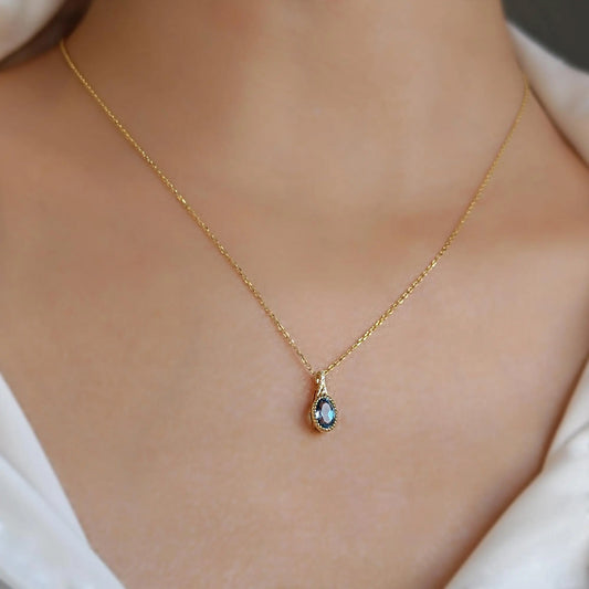 Silver Topaz Vintage Necklace