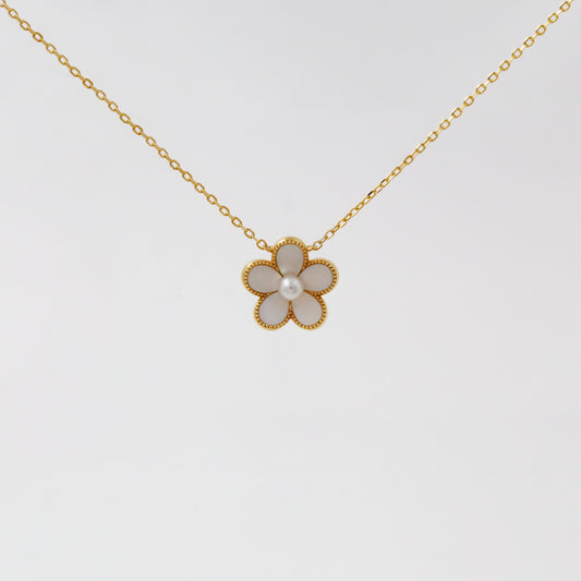 Flower White Shell Pearl Necklace